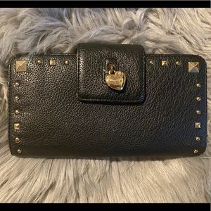 Medium sized juicy couture wallet black leather